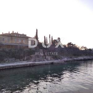 OTOK KRK, OMIŠALJ - HOTEL - prvi red do mora kao idealna prilika za investicijski turizam!