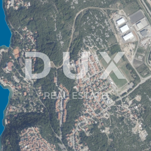 OTOK KRK, OMIŠALJ - Zemljište u T1 zoni od 3000 m2
