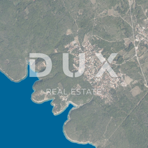 OTOK KRK, PINEZIĆI - Prizemnica 25 m2 na terenu od 550 m2