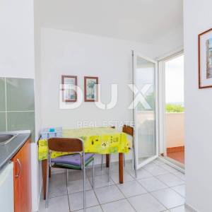 OTOK KRK, PUNAT - Kuća na izvrsnoj lokaciji 1 red do mora!