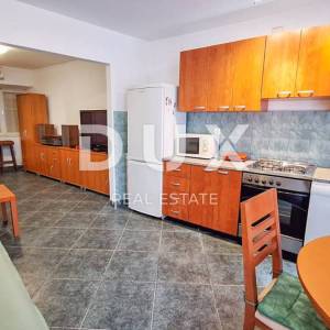OTOK KRK, PUNAT - PRILIKA 1.red do mora! - Povijesna kamena kuća