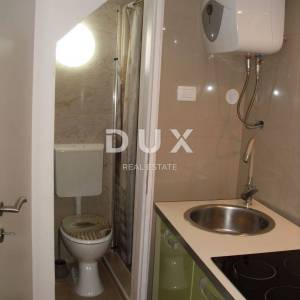 OTOK KRK, PUNAT - Renovirani apartman sa terasom u centru