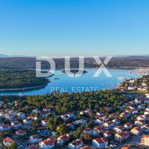 OTOK KRK, PUNAT - RIJETKOST! - Građevinsko zemljište, pogled na more, projektna dokumentacija