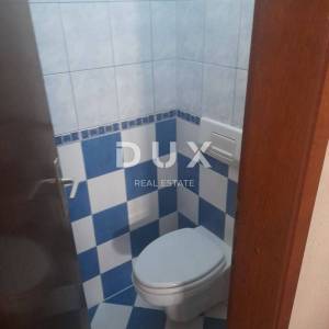 OTOK KRK, PUNAT - Stan sa parkirnim mjestom