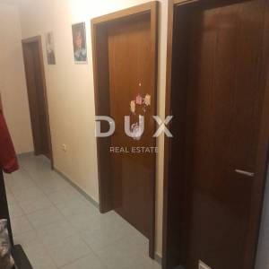 OTOK KRK, PUNAT - Stan sa parkirnim mjestom
