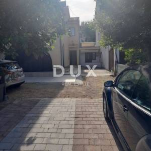 OTOK KRK, PUNAT - Stan sa parkirnim mjestom