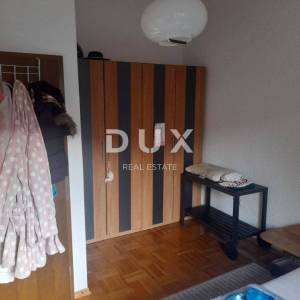 OTOK KRK, PUNAT - Stan sa parkirnim mjestom