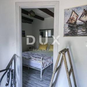 OTOK KRK - Renovirana kamena kuća, prepuna šarma i autentičnih detalja