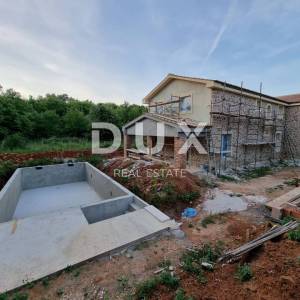 OTOK KRK, RISIKA -  Dvojna kamena kuća s bazenom