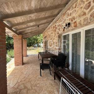 Otok Krk, Risika, novogradnja - kamena kuća s bazenom