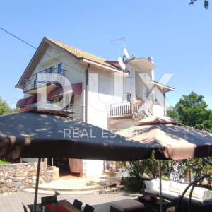 OTOK KRK, RISIKA - Predivna kuća sa 4 apartmana