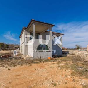 OTOK KRK - Rustikalna kuća u unutrašnjosti otoka s bazenom