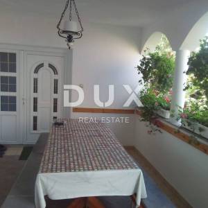 OTOK KRK, ŠILO-kuća sa 5 apartmana