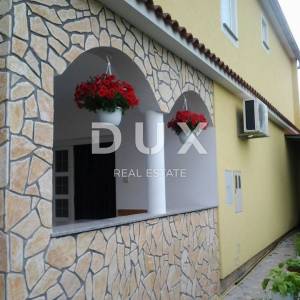 OTOK KRK, ŠILO-kuća sa 5 apartmana