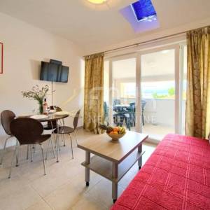 Otok Krk, Šilo, kuća sa 6 apartmana i pogledom na more