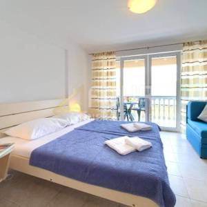 Otok Krk, Šilo, kuća sa 6 apartmana i pogledom na more