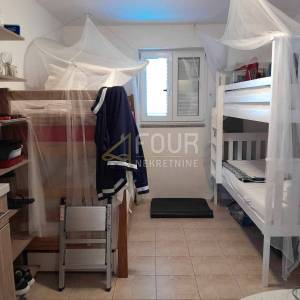 Otok Krk, Šilo, kuća sa 6 apartmana i pogledom na more