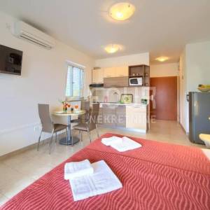 Otok Krk, Šilo, kuća sa 6 apartmana i pogledom na more