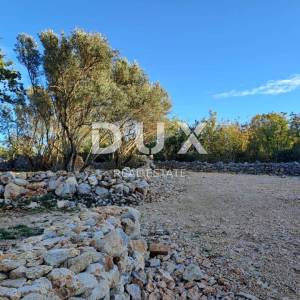Otok Krk, Šilo -  Očišćeno, ravno poljoprivredno zemljište, buduće građevinsko, 600m do prekrasnih plaža, mora i supermarketa s...
