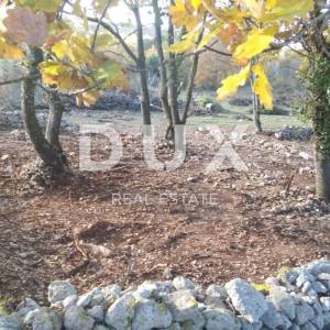 Otok Krk, Šilo -  Očišćeno, ravno poljoprivredno zemljište, buduće građevinsko, 600m do prekrasnih plaža, mora i supermarketa s...