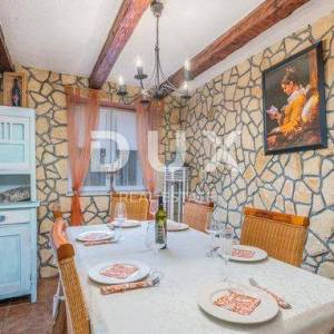 OTOK KRK, ŠILO (OKOLICA) - Dvije kamene kuće sa bazenom