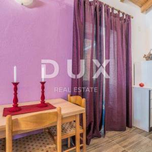 OTOK KRK, ŠILO (OKOLICA) - Dvije kamene kuće sa bazenom