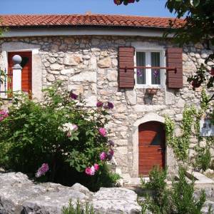 OTOK KRK, ŠILO (okolica) - Kamena kuća na mirnoj lokaciji