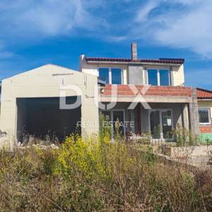 OTOK KRK, šire područje grada Krka - Kuća s bazenom u roh-bau fazi