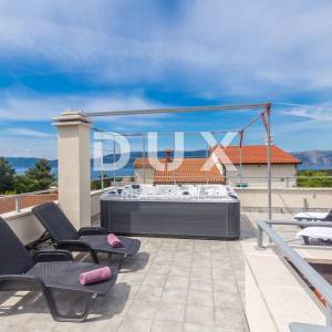 OTOK KRK, šire područje grada KRKA - kamena kuća u nizu s s bazenom, jacuzzijem i panoramskim pogledom na more