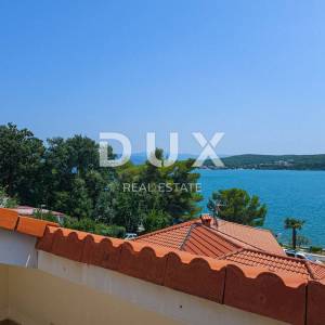 OTOK KRK, SOLINE - Apartman na dvije etaže, krovna terasa, vlastiti parking, samo 60 metara od mora