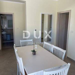 OTOK KRK, SOLINE - Dvosoban apartman prvi red do plaže