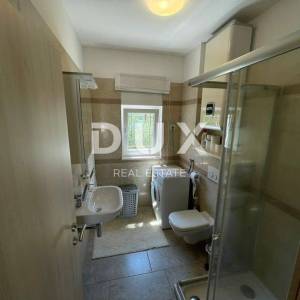 OTOK KRK, SOLINE - Dvosoban apartman prvi red do plaže