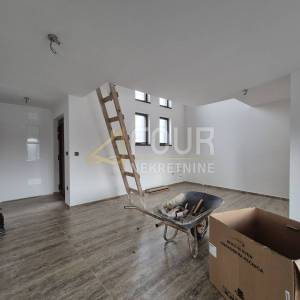 Otok Krk, Soline, novogradnja s bazenom, 240m2 