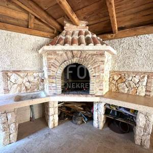 Otok Krk, Soline - okolica, novogradnja s bazenom 149.76m2, konoba