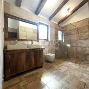 Otok Krk, Soline - okolica, novogradnja s bazenom 149.76m2, konoba