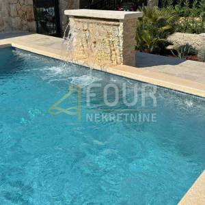 Otok Krk, Soline - okolica, novogradnja s bazenom 149.76m2, konoba
