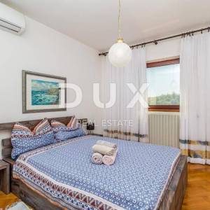 OTOK KRK, ŠOTOVENTO - Samostojeća kuća sa 3 apartmana i pogledom na more