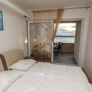 Otok Krk, Stara Baška, apartman 110m2, 1. red do mora