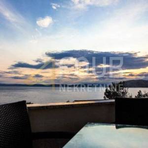 Otok Krk, Stara Baška, apartman 110m2, 1. red do mora