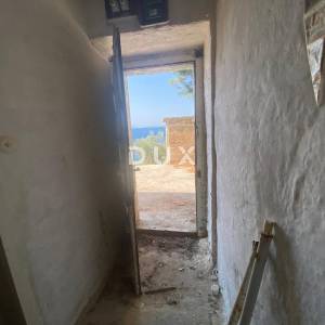 OTOK KRK, STARA BAŠKA - kuća s panoramskim pogledom na more! PRILIKA!