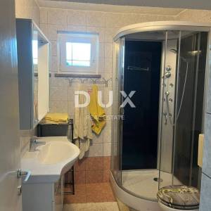 OTOK KRK, SV. ANTON - Dvojna kuća, parking, velika terasa s pogledom na more