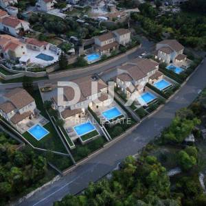 OTOK KRK, TRIBULJE- građevinsko zemljište 3946m2 s projektom