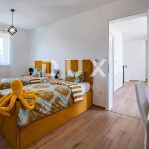 Otok Krk, unutrašnjost otoka - Luksuzna samostojeća vila s bazenom 