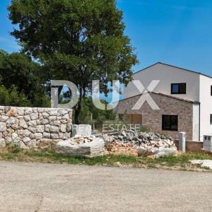 OTOK KRK, unutrašnjost otoka - Luksuzna kuća s bazenom u izgradnji