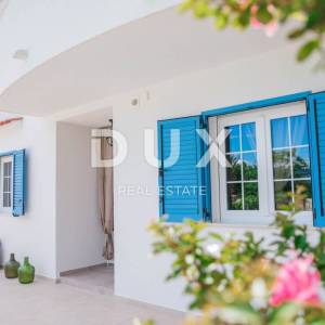 OTOK KRK, UVALA SOLINE - Kuća s bazenom 50 m od mora