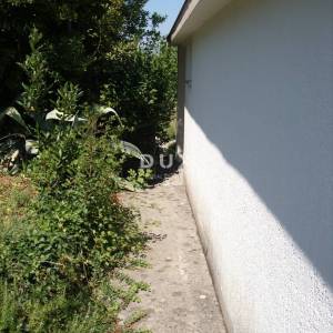 OTOK KRK, UVALA SOLINE (OKOLICA) - Kuća sa vrtom i garažom