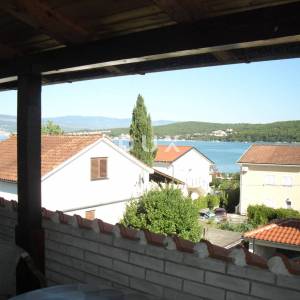 OTOK KRK, UVALA SOLINE - Samostojeća kuća 100 m od mora