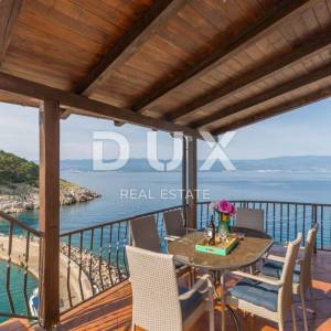 OTOK KRK, VRBNIK - Atraktivni kompleks kuća prvi red do mora