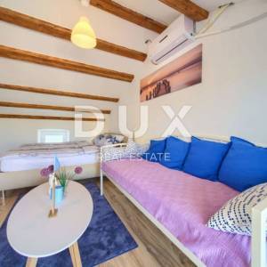 OTOK KRK, VRBNIK - kuća s dva odvojena apartmana