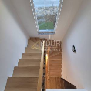 Otok Krk, Vrbnik, kuća s pogledom na more, 152m2, terasa